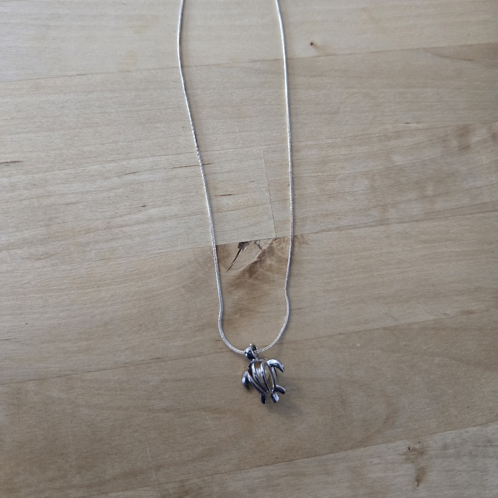 Silver Turtle Pearl Pendant Necklace